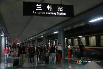 環西部火車游 跨省入甘旅游專列開行引領絲路風情探索熱