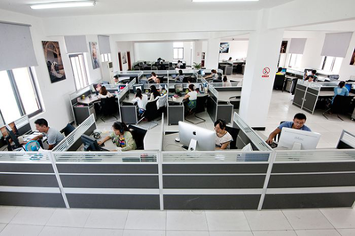 工廠觸“電”十年 一場交織著愛恨情仇的電子商務史